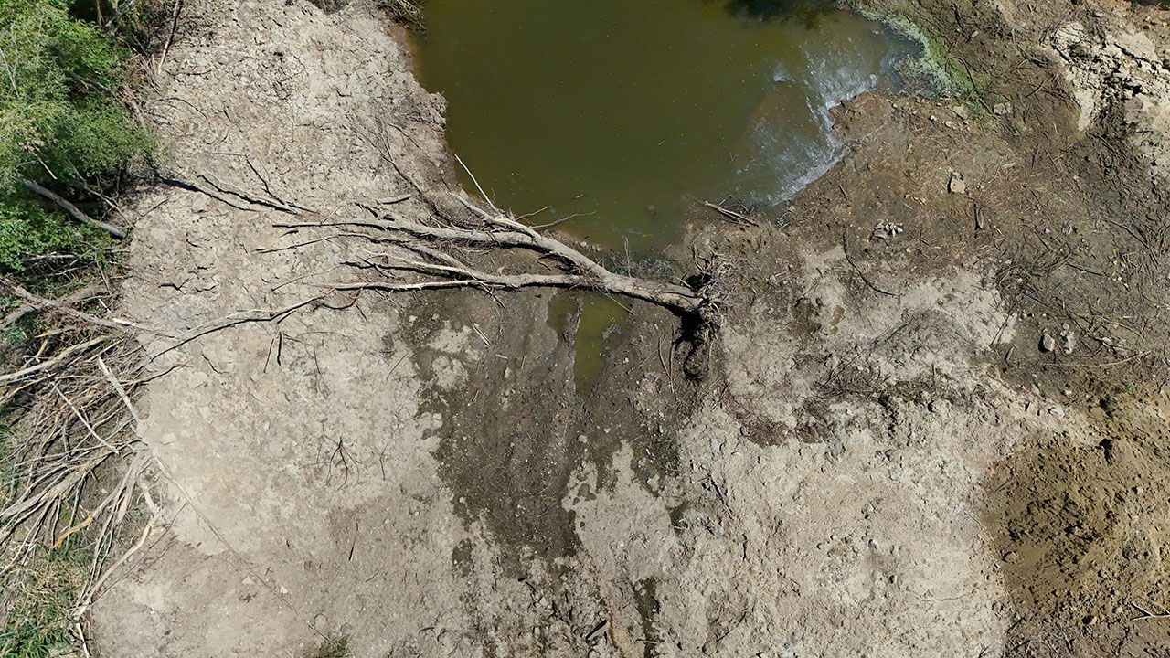 Barajı besliyordu, çorak tarlaya döndü! Teke Deresi'ni görenler tanıyamadı Barajı besliyordu, çorak tarlaya döndü! Teke Deresi'ni görenler tanıyamadı - 2. Resim