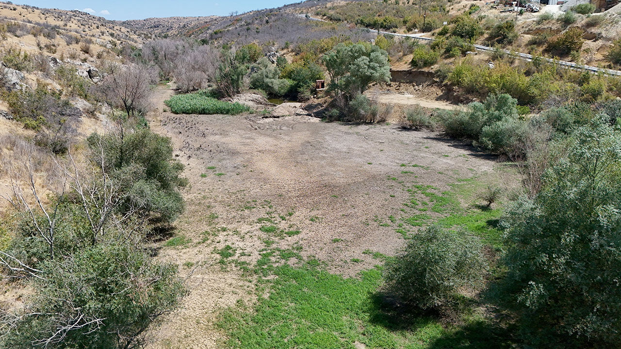 Barajı besliyordu, çorak tarlaya döndü! Teke Deresi'ni görenler tanıyamadı Barajı besliyordu, çorak tarlaya döndü! Teke Deresi'ni görenler tanıyamadı - 3. Resim