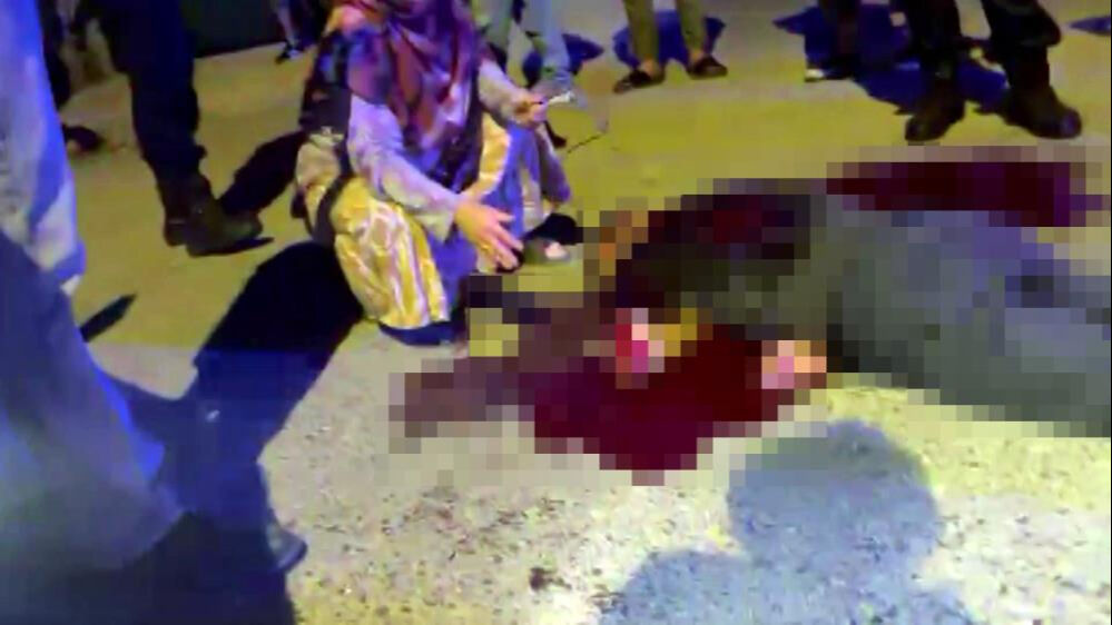 İki aile arasında kan aktı! Yürek burkan görüntüler ortaya çıktı İki aile arasında kan aktı! Yürek burkan görüntüler ortaya çıktı - 3. Resim