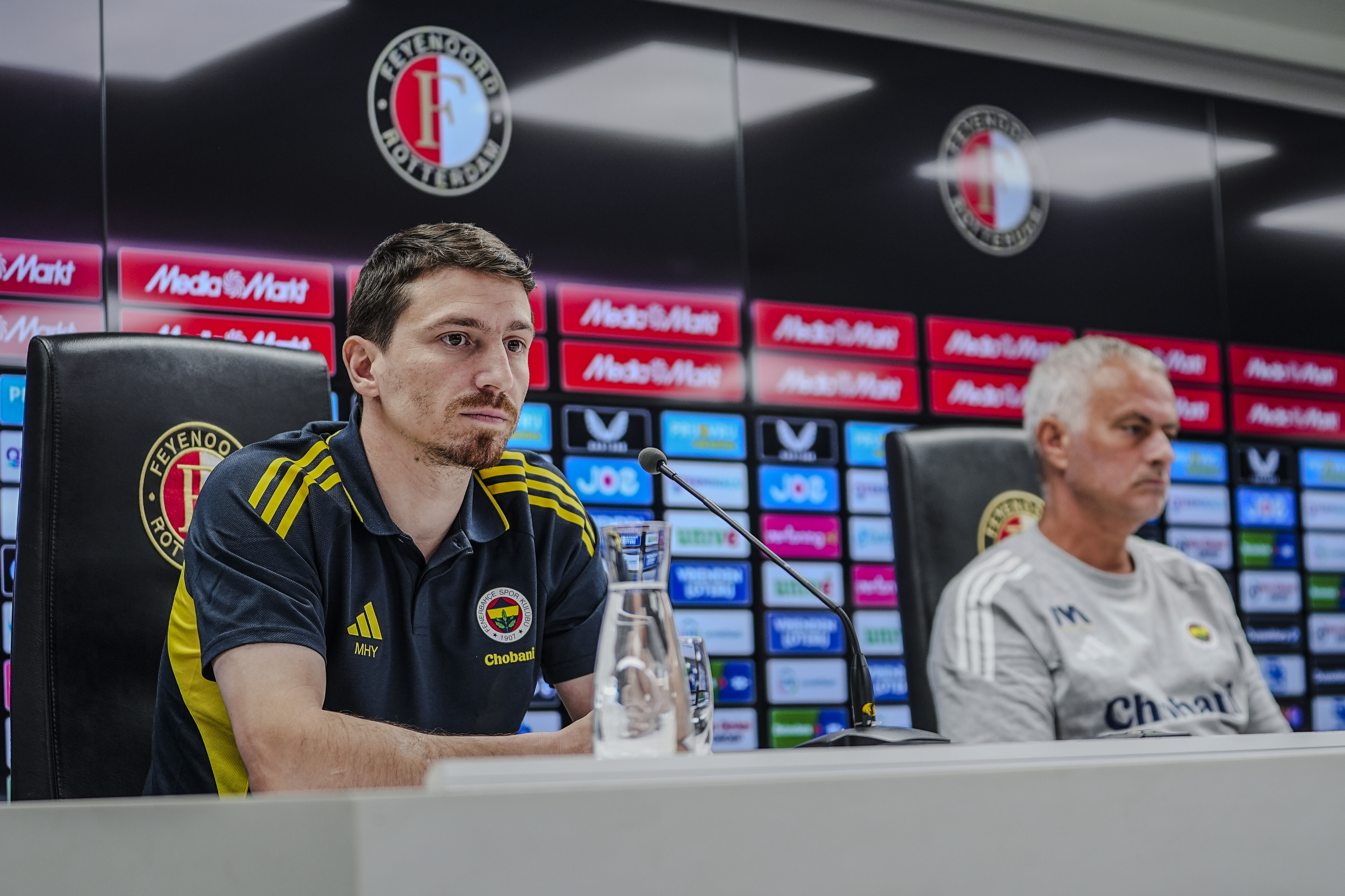 Mourinho, tur için temkinli açıklamalarda bulundu: Feyenoord zor takım Mourinho, tur için temkinli açıklamalarda bulundu: Feyenoord zor takım - 1. Resim