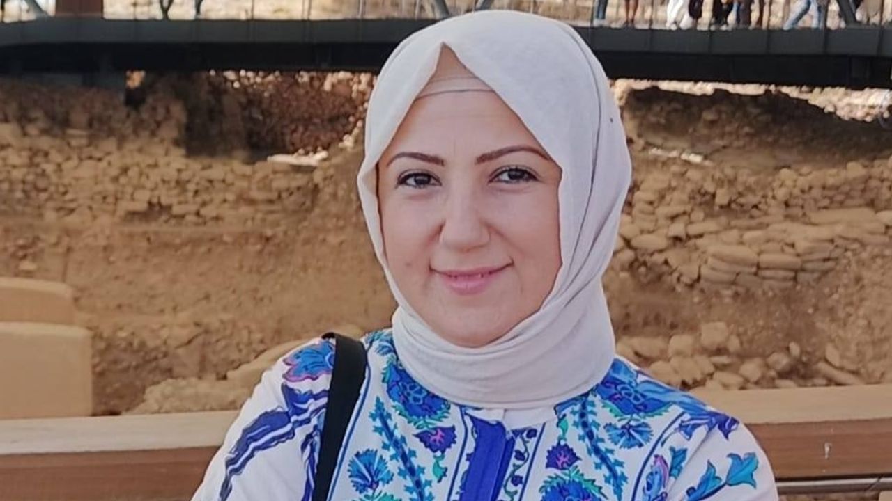 Öğrencileri ve çocukları kahroldu! İngilizce öğretmeni kansere yenik düştü Öğrencileri ve çocukları kahroldu! İngilizce öğretmeni kansere yenik düştü