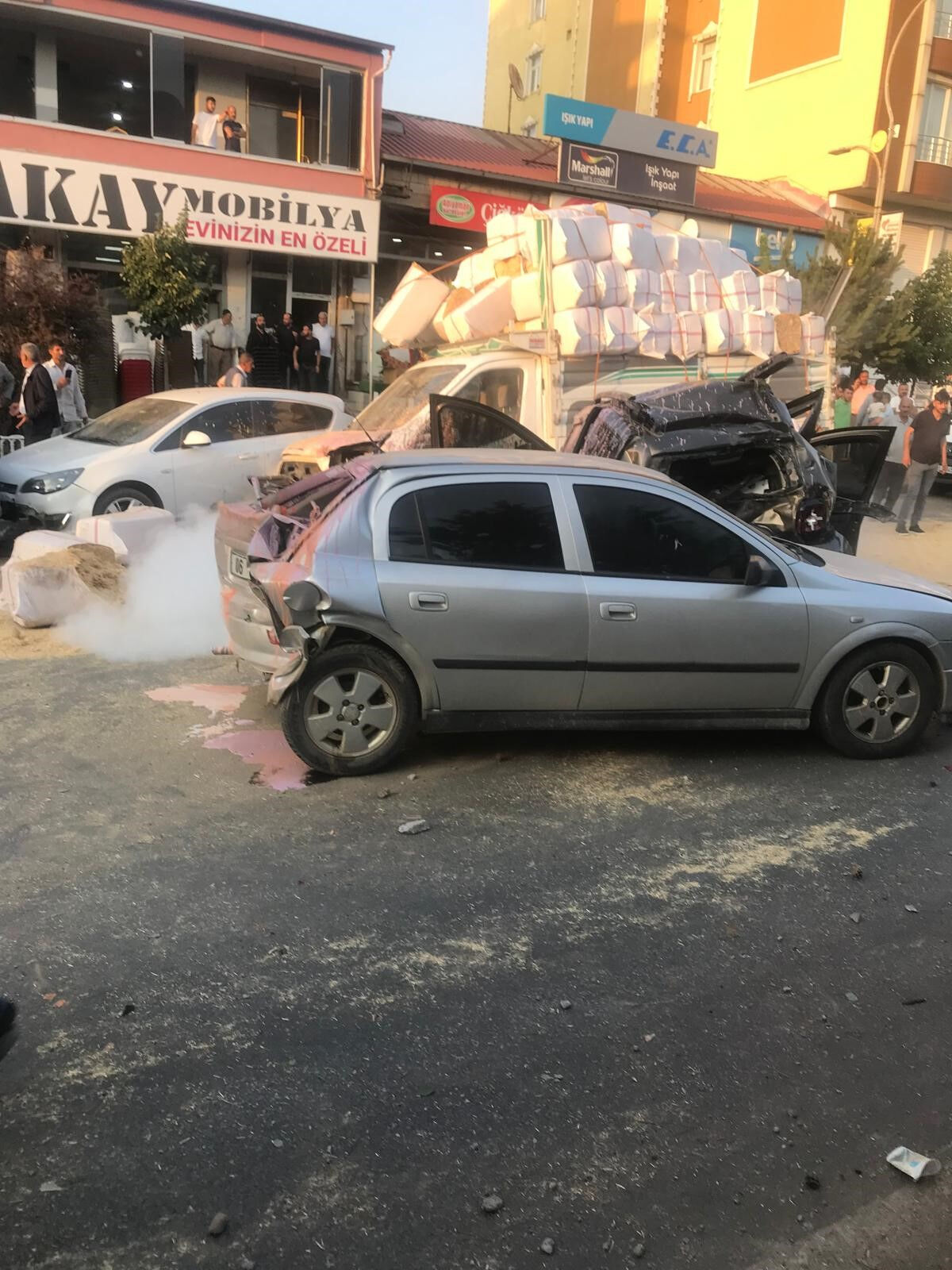 Ortalık savaş alanına döndü! Freni boşalan tır 11 aracı biçti - 2. Resim