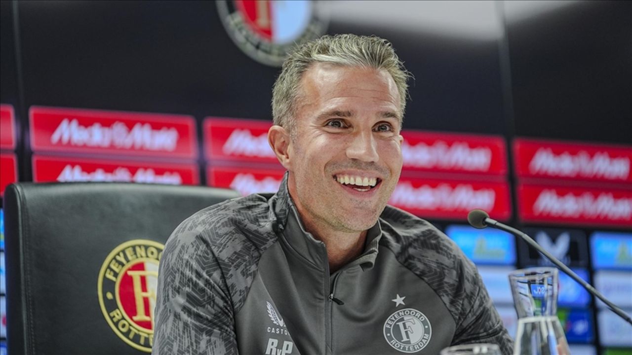 Robin Van Persie kimdir, Fenerbahçe&#039;de ne zaman oynadı? Gol sayısı ve istatistikleri!