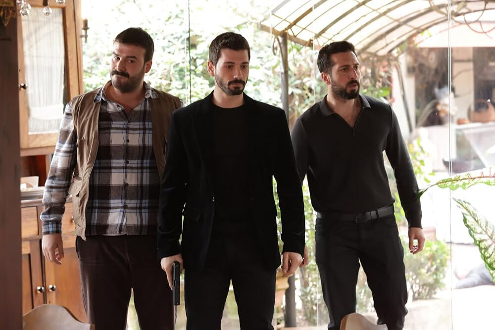 Ünlü oyuncu Emre Bulut'tan üzen haber! Trafik kazası geçirdi Ünlü oyuncu Emre Bulut'tan üzen haber! Trafik kazası geçirdi - 1. Resim