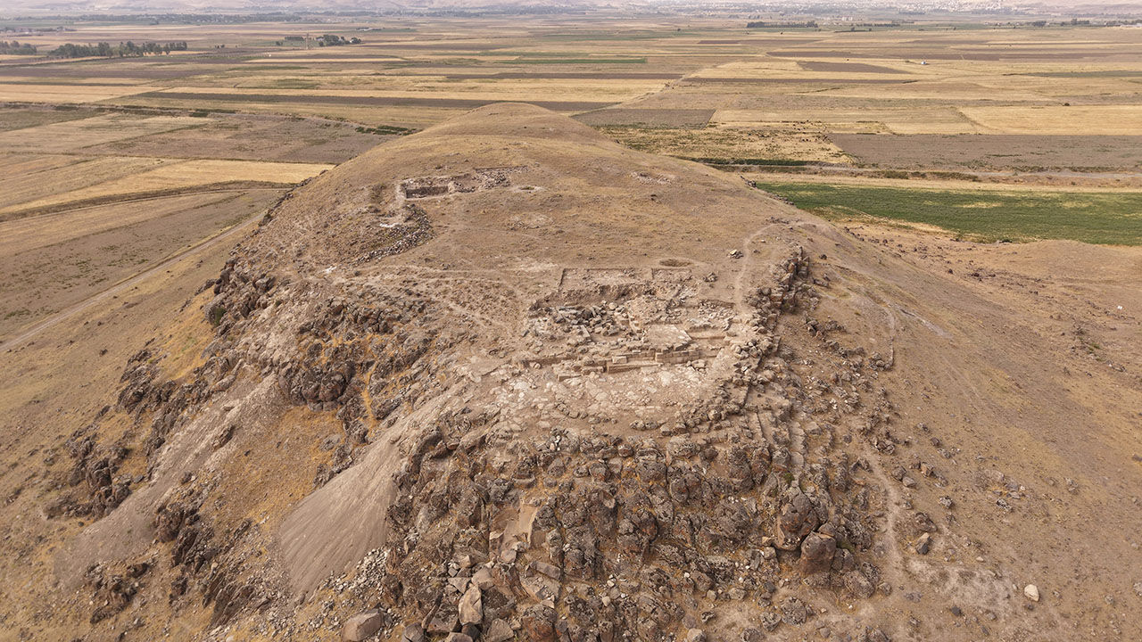 Van'da bulunan gizemli tabletler çözüldü, Urartuların mukaddes şehri ortaya çıktı Van'da bulunan gizemli tabletler çözüldü, Urartuların mukaddes şehri ortaya çıktı - 9. Resim