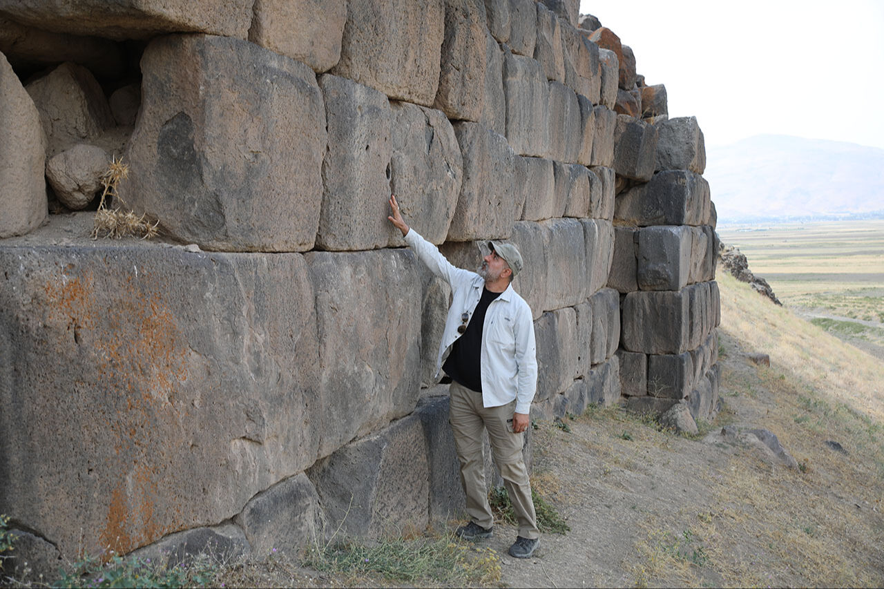 Van'da bulunan gizemli tabletler çözüldü, Urartuların mukaddes şehri ortaya çıktı Van'da bulunan gizemli tabletler çözüldü, Urartuların mukaddes şehri ortaya çıktı - 3. Resim