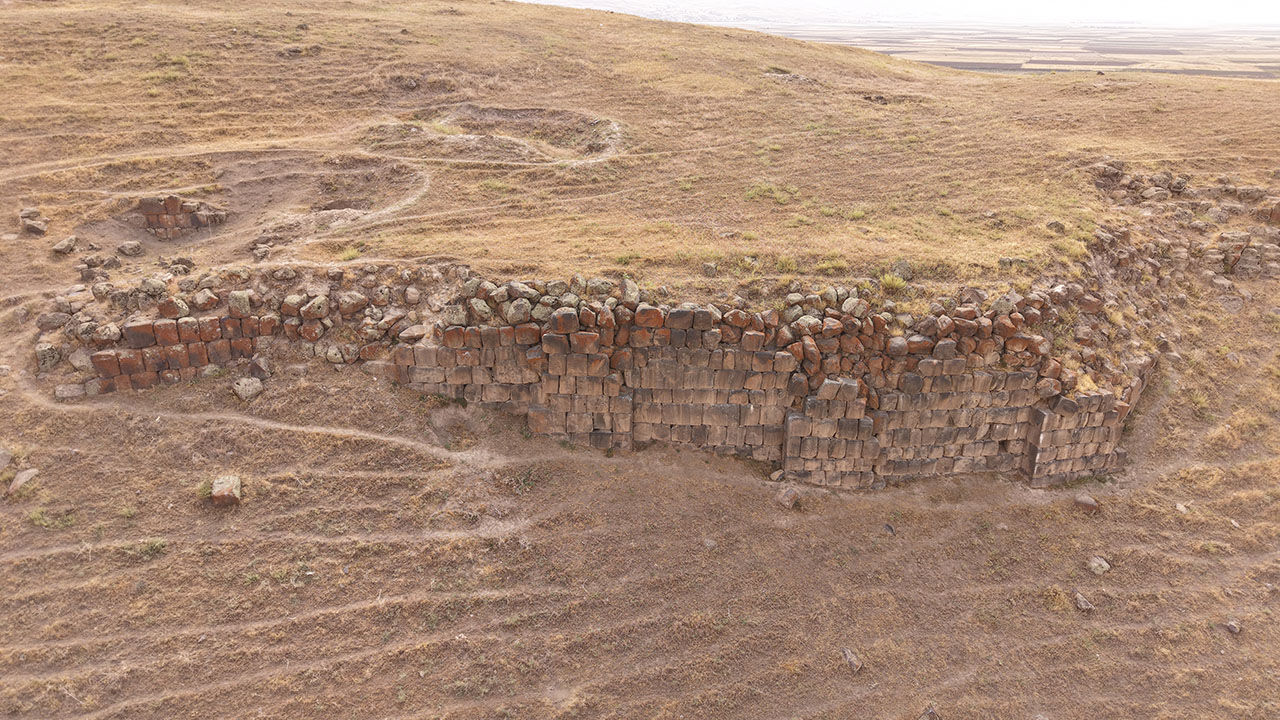 Van'da bulunan gizemli tabletler çözüldü, Urartuların mukaddes şehri ortaya çıktı Van'da bulunan gizemli tabletler çözüldü, Urartuların mukaddes şehri ortaya çıktı - 12. Resim