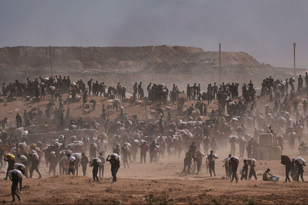 Yardım tırı yiyecek almak isteyen Filistinlilerin üzerine devrildi: 20 ölü Yardım tırı yiyecek almak isteyen Filistinlilerin üzerine devrildi: 20 ölü - 2. Resim