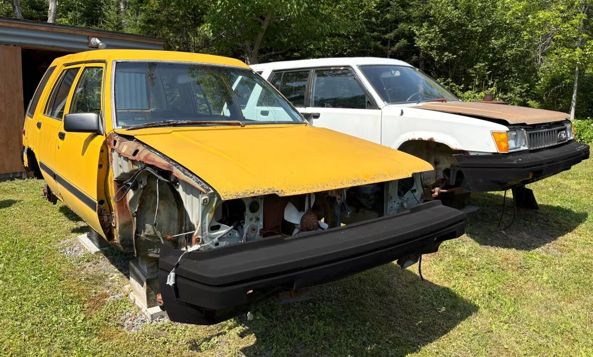 Yok böyle araba! Ne Cadillac ne Rolls Royce... Gören dönüp yine bakıyor, üstelik bir eksik... - 5. Resim