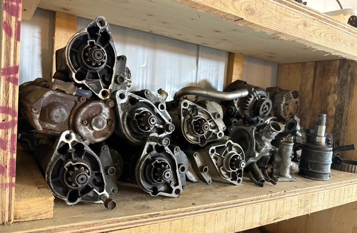 Yok böyle araba! Ne Cadillac ne Rolls Royce... Gören dönüp yine bakıyor, üstelik bir eksik... - 6. Resim