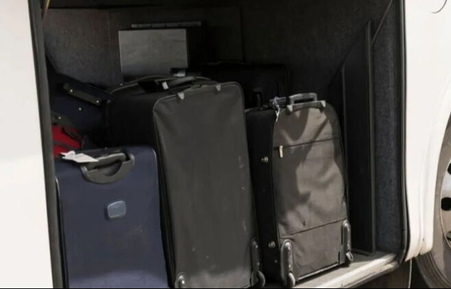 Yolcunun bavulundan çıkanlar polisi bile şaşkına çevirdi! Üstelik ilk değilmiş Yolcunun bavulundan çıkanlar polisi bile şaşkına çevirdi! Üstelik ilk değilmiş - 2. Resim