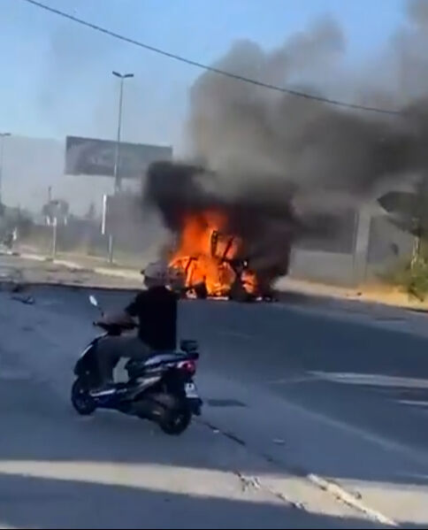 Araca hava saldırısı düzenlendi! Lübnan'da 5 ölü, 10 yaralı Araca hava saldırısı düzenlendi! Lübnan'da 5 ölü, 10 yaralı - 2. Resim