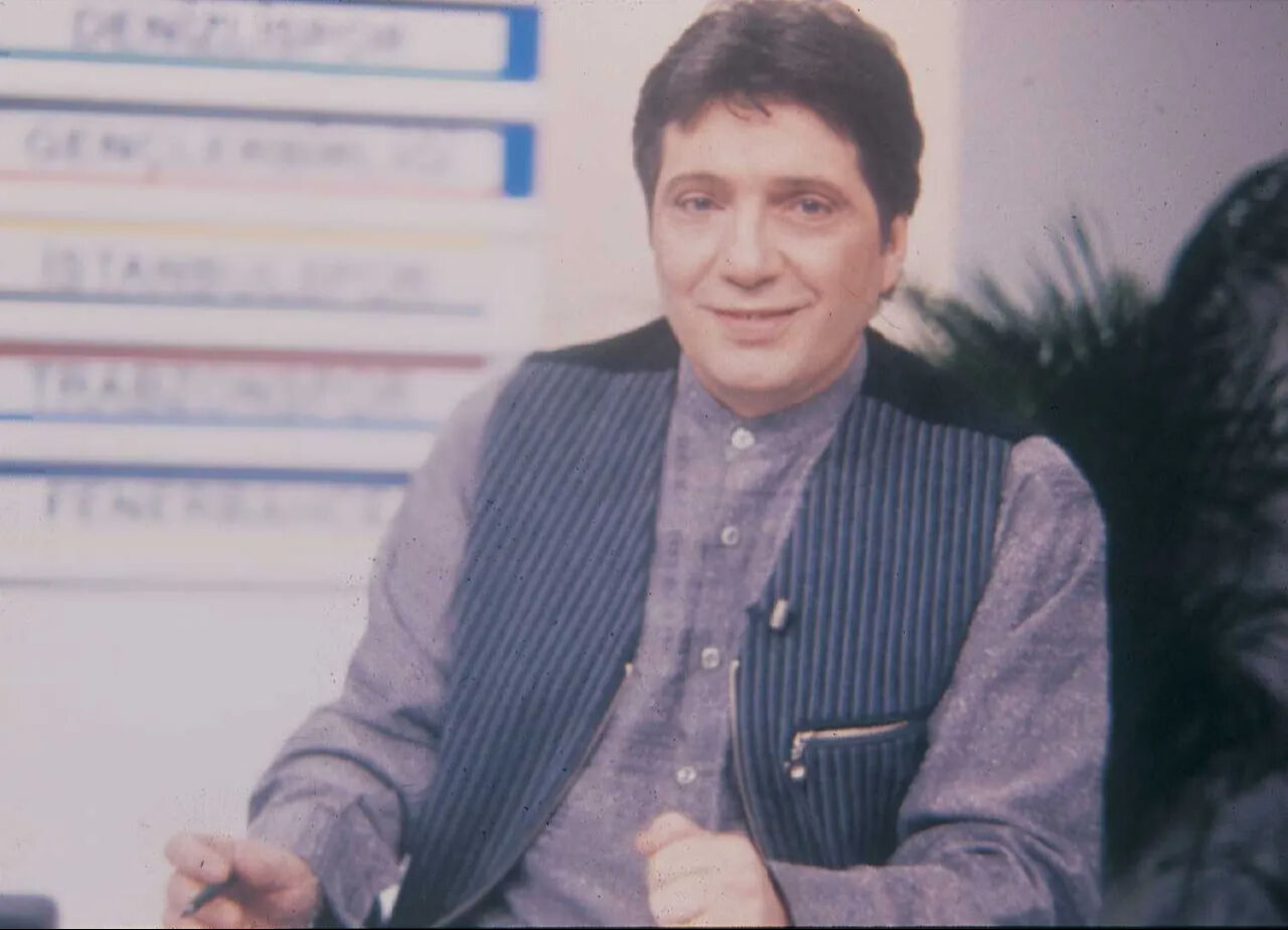 Efsane ses Ümit Aktan artık yok! O anı herkese yaşatmıştı: Schmeichel değil, bütün Maykıl'lar gelse... Efsane ses Ümit Aktan artık yok! O anı herkese yaşatmıştı: Schmeichel değil, bütün Michaeller gelse... - 4. Resim