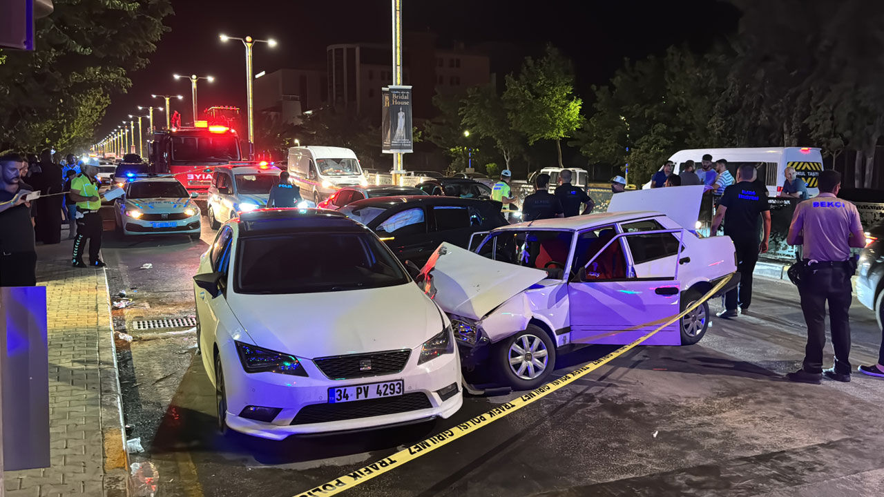 Elazığ'da zincirleme kaza: Yaralılar var Elazığ'da zincirleme kaza: Yaralılar var - 1. Resim