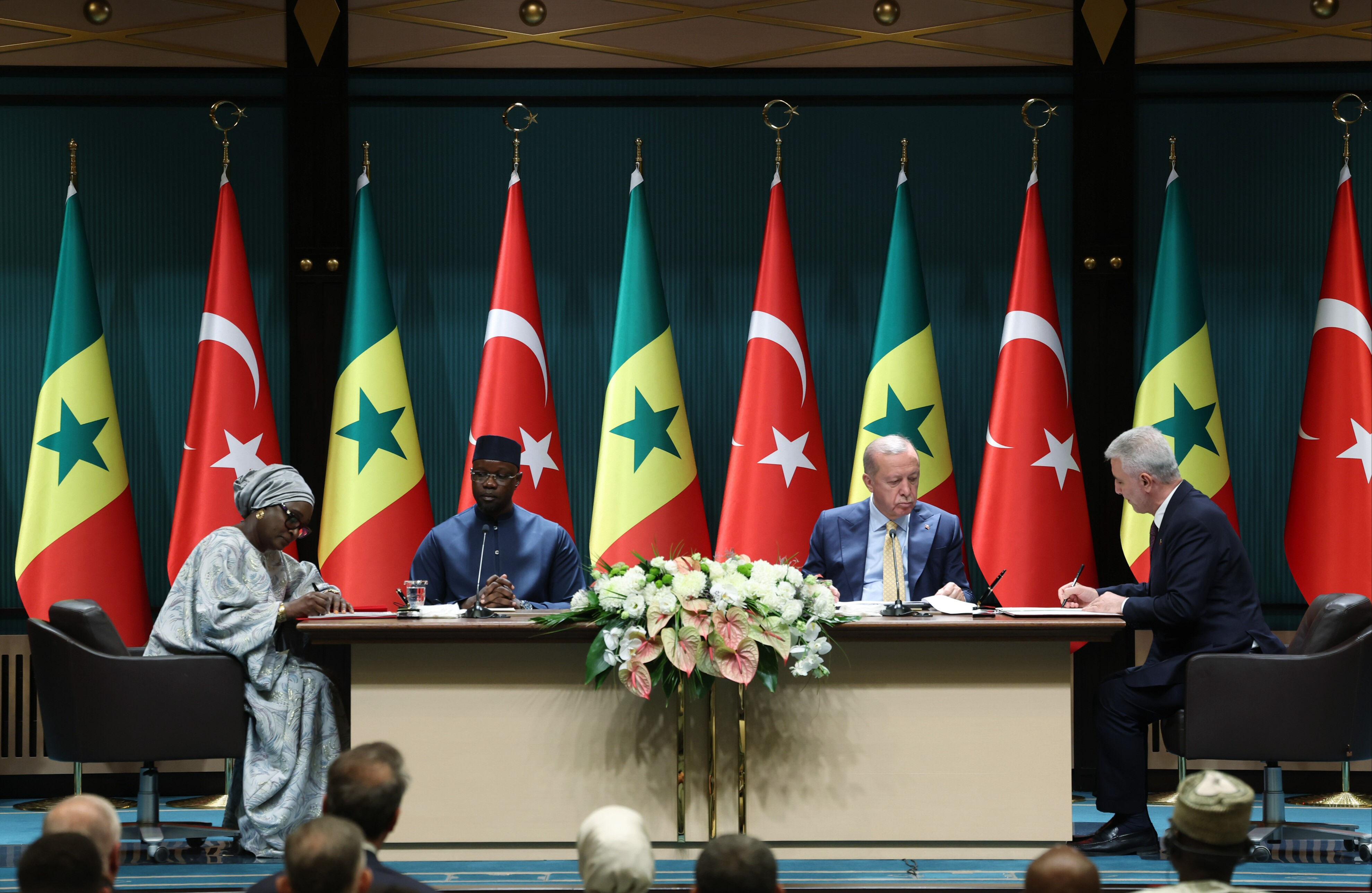 Erdoğan-Sonko zirvesi sona erdi: Türkiye ile Senegal arasında 4 anlaşma! Erdoğan-Sonko zirvesi sona erdi: Türkiye ile Senegal arasında 4 anlaşma! - 2. Resim