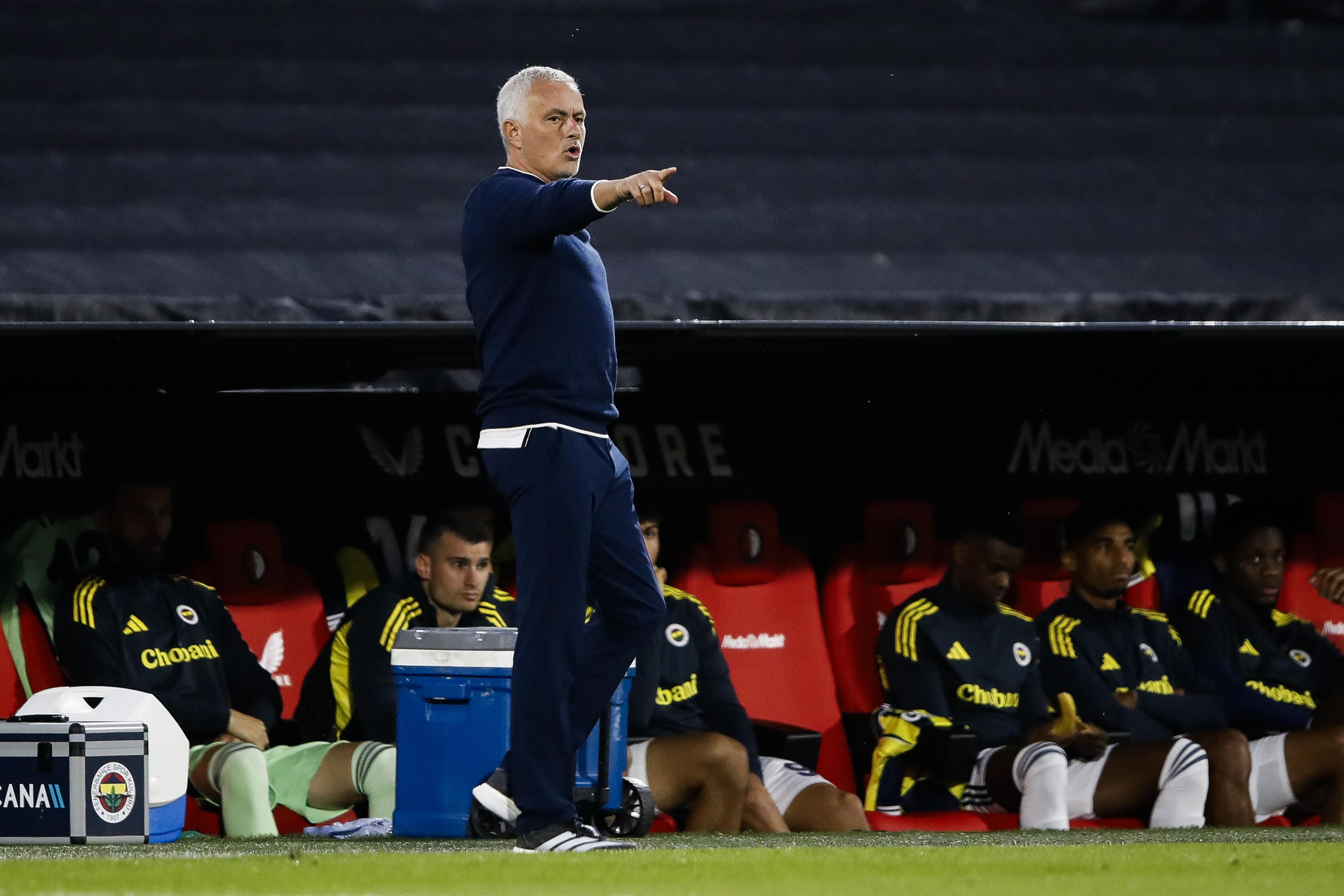 Fenerbahçe, Şampiyonlar Ligi 3. eleme ilk maçında Feyenoord'a mağlup oldu! Kadıköy'e gel bakalım Fenerbahçe, Şampiyonlar Ligi 3. eleme ilk maçında Feyenoord'a mağlup oldu! Kadıköy'e gel bakalım - 3. Resim