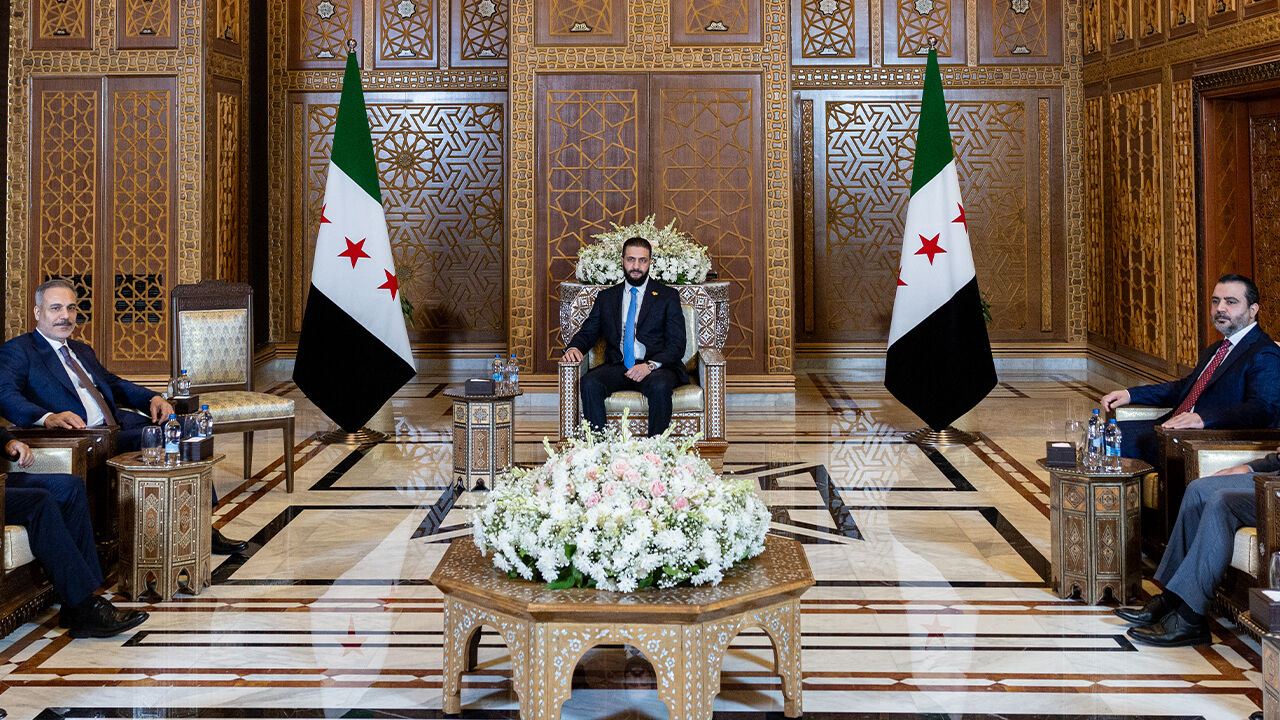 Şam ziyareti sonrası Fidan'dan açıklama: Suriye'nin yanında durmaya devam edeceğiz Hakan Fidan Suriye'de! Şara ile görüştü - 1. Resim