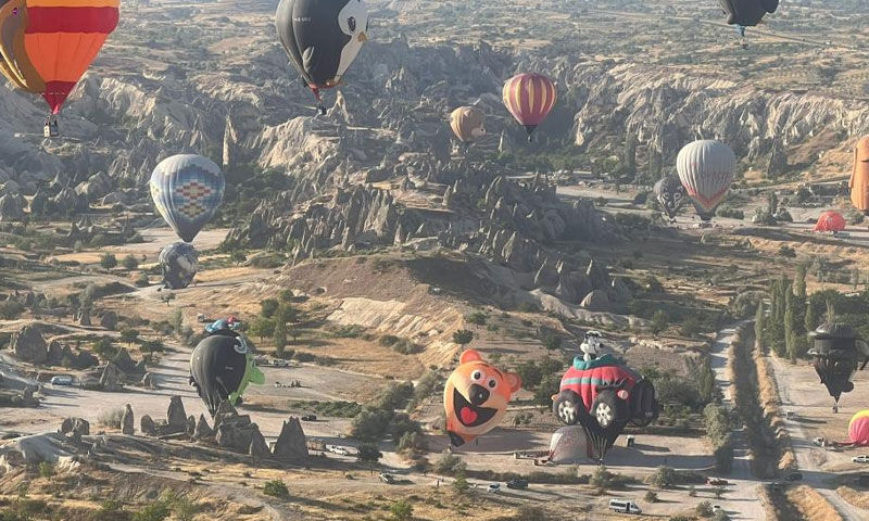 Kapadokya semalarında renk şöleni: Uluslararası Balon Festivali başladı Kapadokya’da semalarında renk şöleni: Uluslararası Balon Festivali başladı - 3. Resim