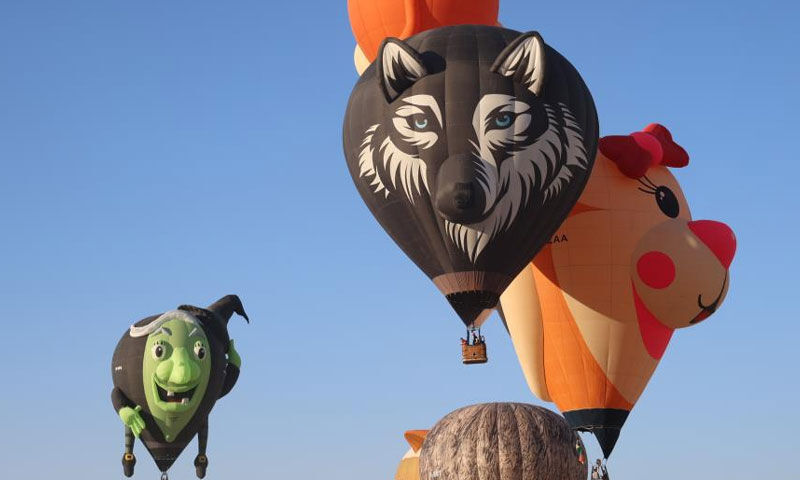 Kapadokya semalarında renk şöleni: Uluslararası Balon Festivali başladı Kapadokya’da semalarında renk şöleni: Uluslararası Balon Festivali başladı - 2. Resim