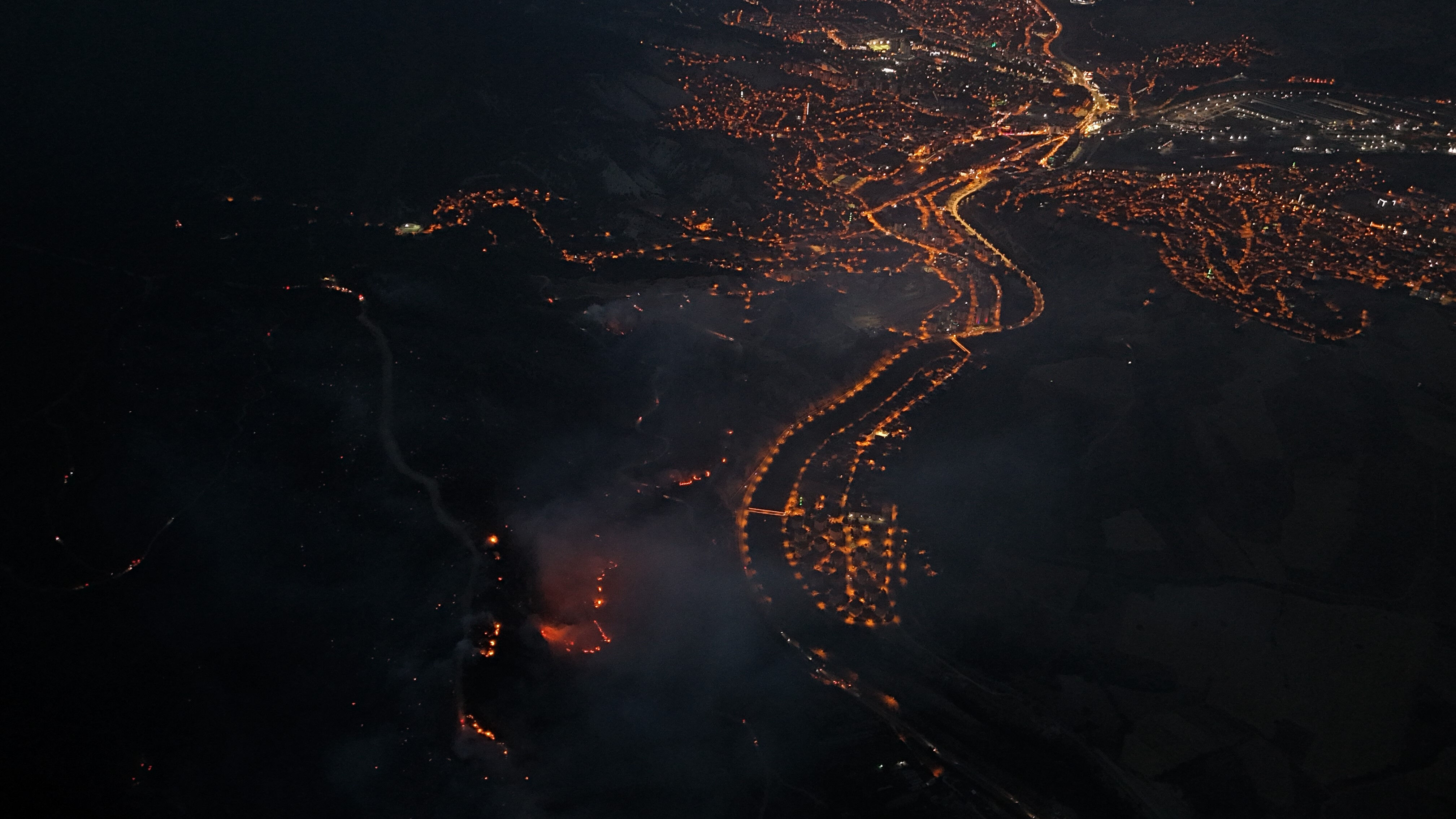 Karabük'te orman yangını! Alevler kent merkezine yaklaşıyor Karabük'te orman yangını! Alevler kent merkezine yaklaşıyor - 5. Resim