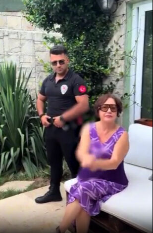 Nazan Öncel ile 'Yakışıklı güvenlik Nazan Öncel ile 'Yakışıklı güvenlik