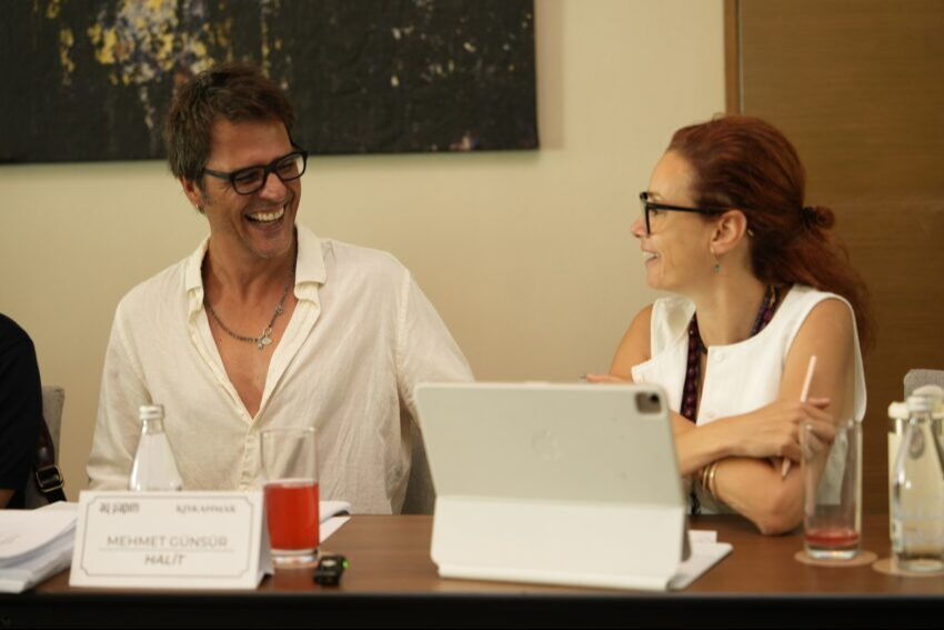 Özgü Namal ekranlara geri dönüyor! Yeni imajı görenleri şaşkına çevirdi Özgü Namal ekranlara geri dönüyor! Yeni imajı görenleri şaşkına çevirdi - 2. Resim