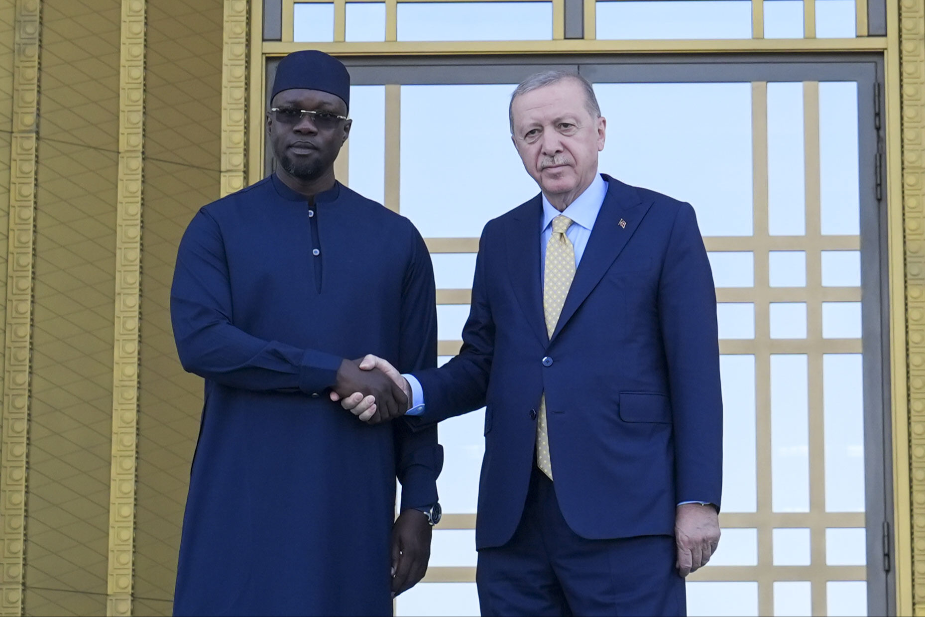 Senegal Başbakanı Sonko Ankara'da! Cumhurbaşkanı Erdoğan törenle karşıladı Senegal Başbakanı Sonko Ankara'da! Cumhurbaşkanı Erdoğan törenle karşıladı - 2. Resim