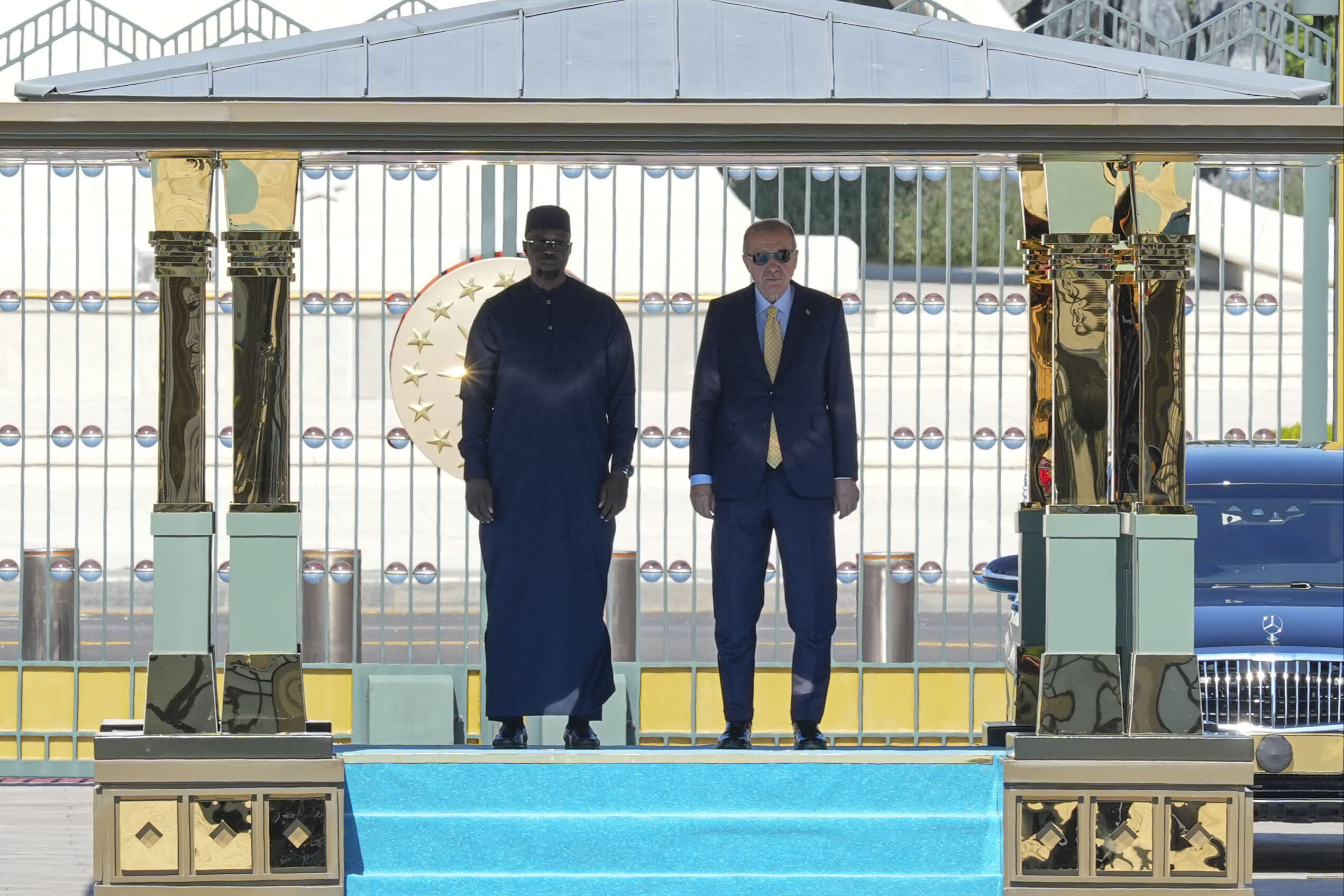 Senegal Başbakanı Sonko Ankara'da! Cumhurbaşkanı Erdoğan törenle karşıladı Senegal Başbakanı Sonko Ankara'da! Cumhurbaşkanı Erdoğan törenle karşıladı - 1. Resim