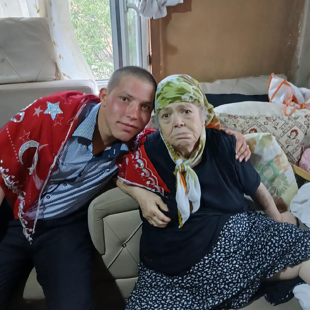 Türkiye onu ailesi için istediği dua ile tanıdı! İbrahim Tekin vatani görevine uğurlandı - 2. Resim