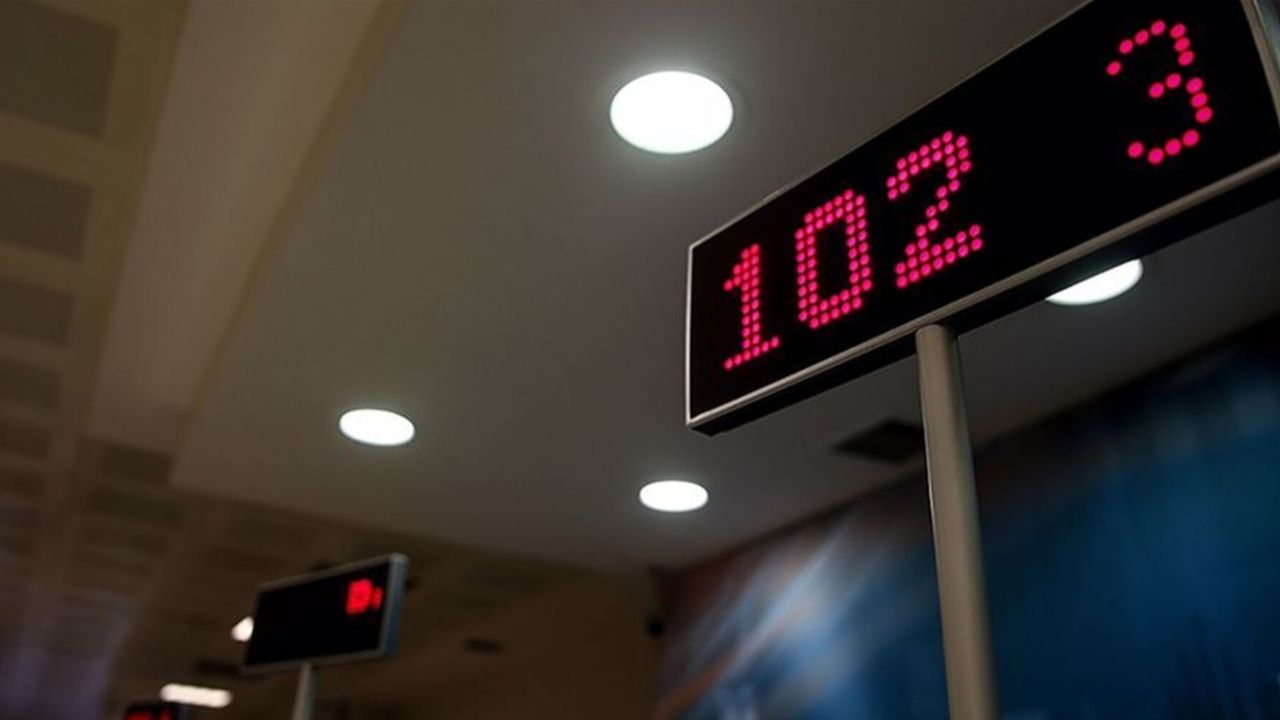 Türkiye'nin ünlü bankasından dev kar! 6 ayda 1,3 milyar lira kazandılar Türkiye'nin ünlü bankasından dev kar! 6 ayda 1,3 milyar lira kazandılar