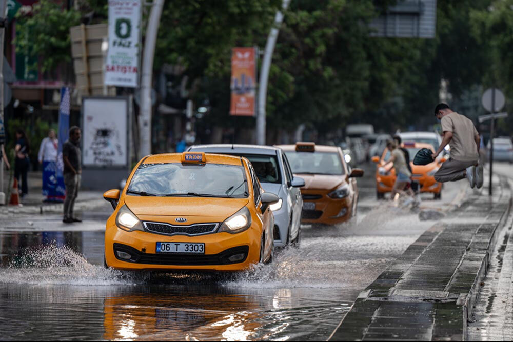 Uyarılar peş peşe geldi, Meteoroloji tarih verdi! İstanbul'da sağanak sürecek mi? Uyarılar peş peşe geldi, Meteoroloji tarih verdi! İstanbul'da sağanak sürecek mi? - 4. Resim