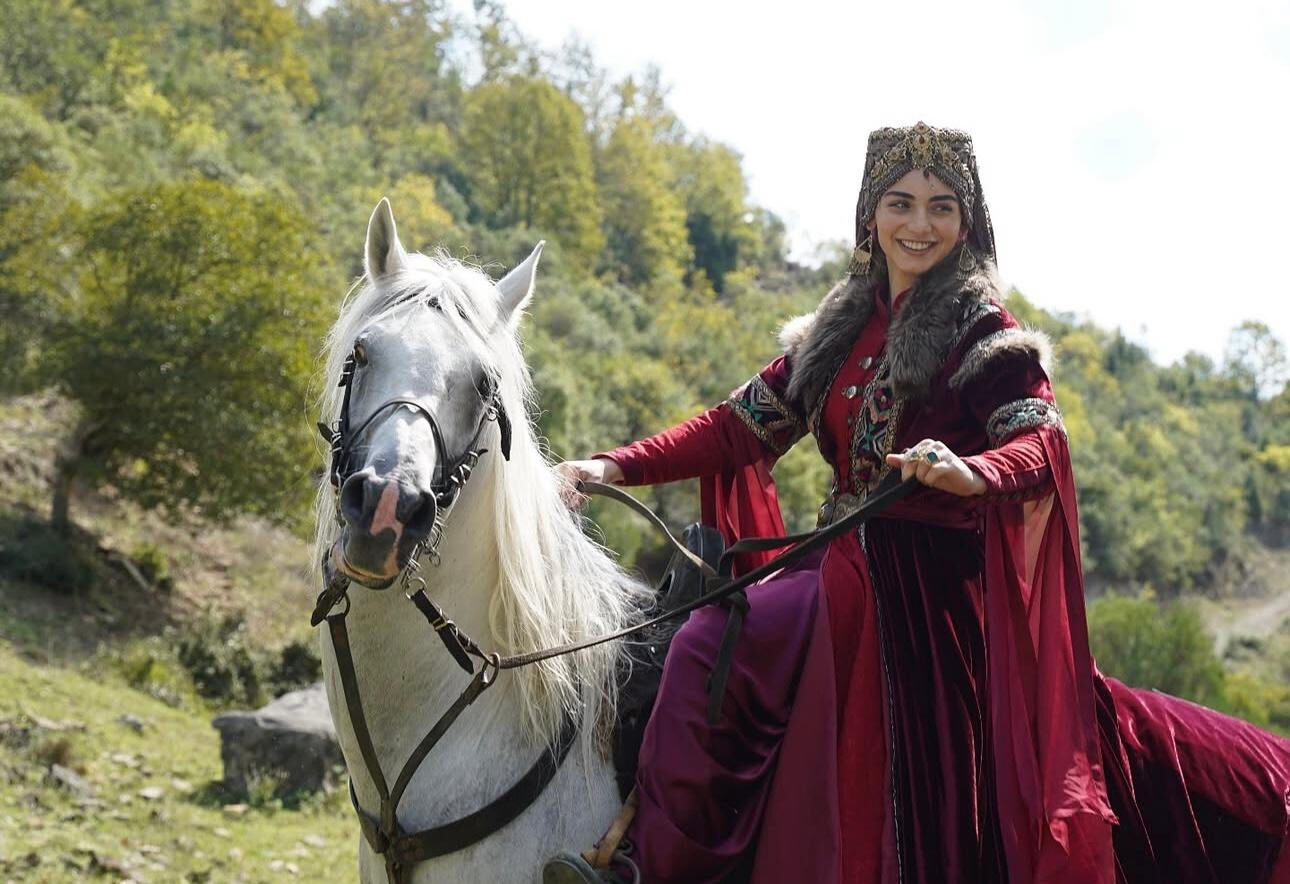 Özge Törer'in 'Kuruluş Osman' paylaşımı gündem oldu! O sözleri çok konuşuldu - 3. Resim