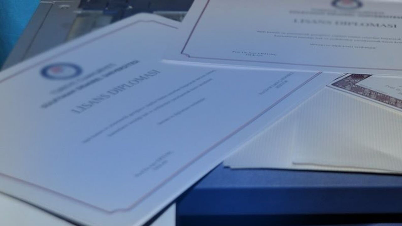 Sahte imzada FETÖ izi var! Süreci, KHK ile dönen memur ve kriptolar yönetiyor Sahte imzada FETÖ izi var! Süreci, KHK ile dönen memur ve kriptolar yönetiyor - 1. Resim