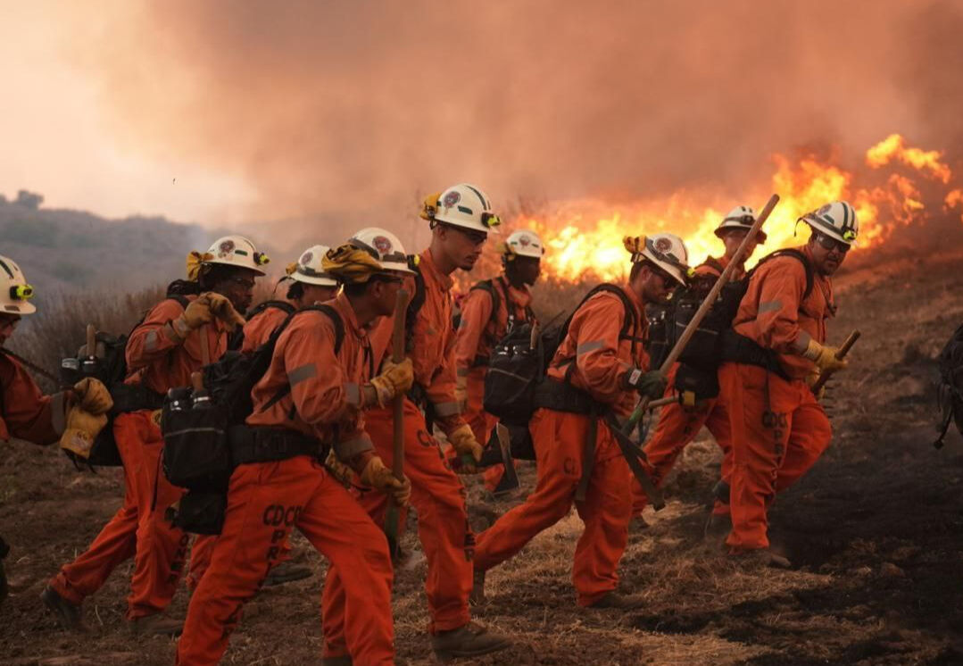 Son 20 yılın en büyüklerinden! Kaliforniya’da kabus geri döndü: Tahliyeler 50 bini aştı Son 20 yılın en büyüklerinden! Kaliforniya’da kabus geri döndü: Tahliyeler 50 bini aştı - 2. Resim