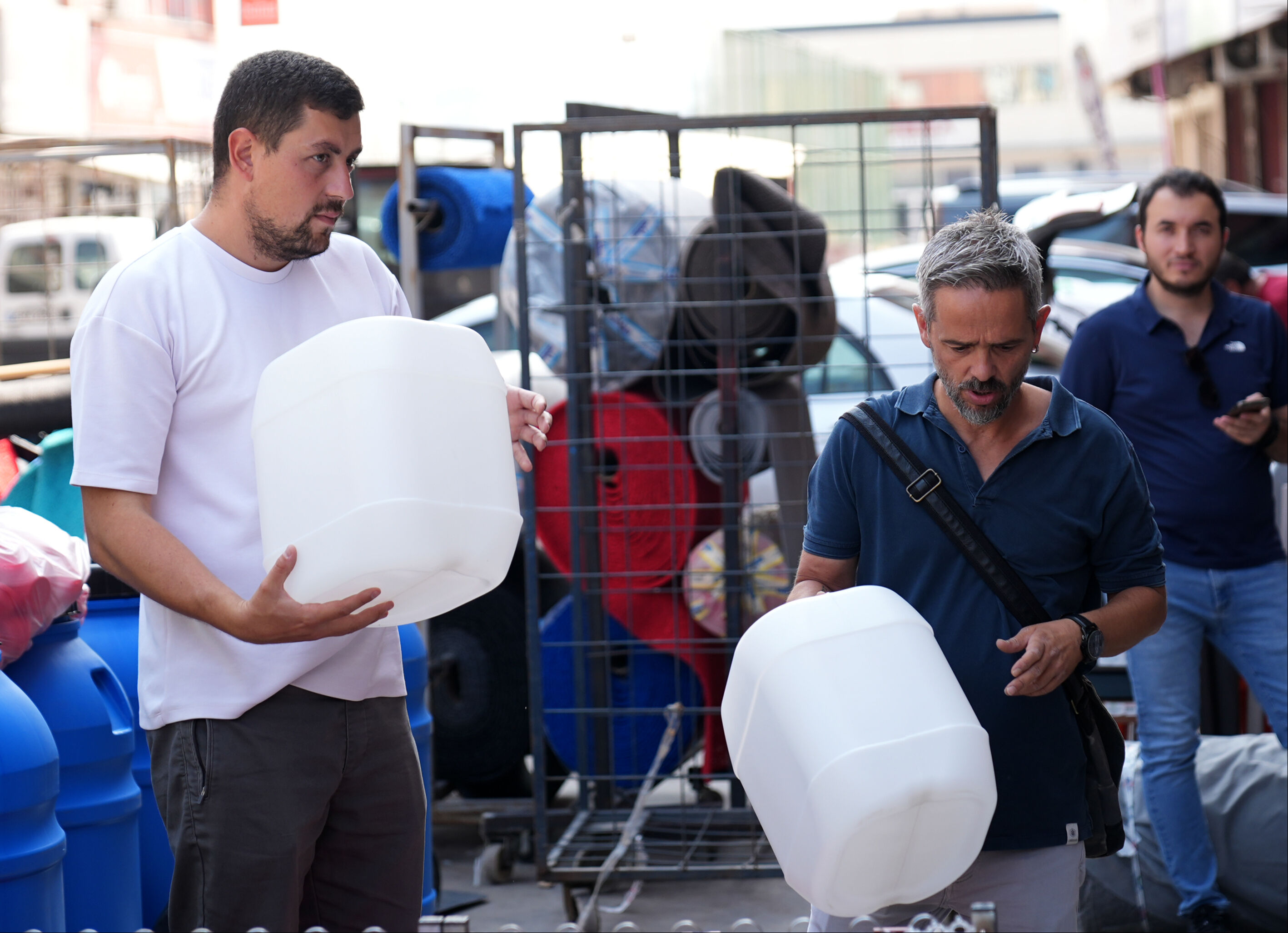 Su kesintileriyle boğuşan İzmir'de bir tek onların yüzü güldü! Satışlar yüzde 100'ün üzerinde arttı - 1. Resim