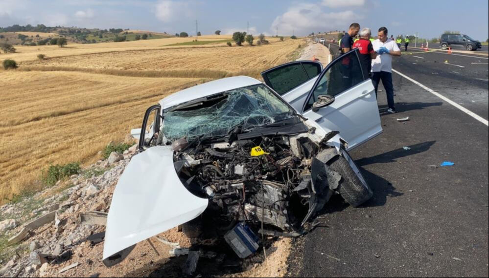 Tokat'ta katliam gibi kaza! Arabalar kafa kafa çarpıştı, 4 ölü var Tokat'ta katliam gibi kaza! Arabalar kafa kafa çarpıştı, 4 ölü var - 1. Resim