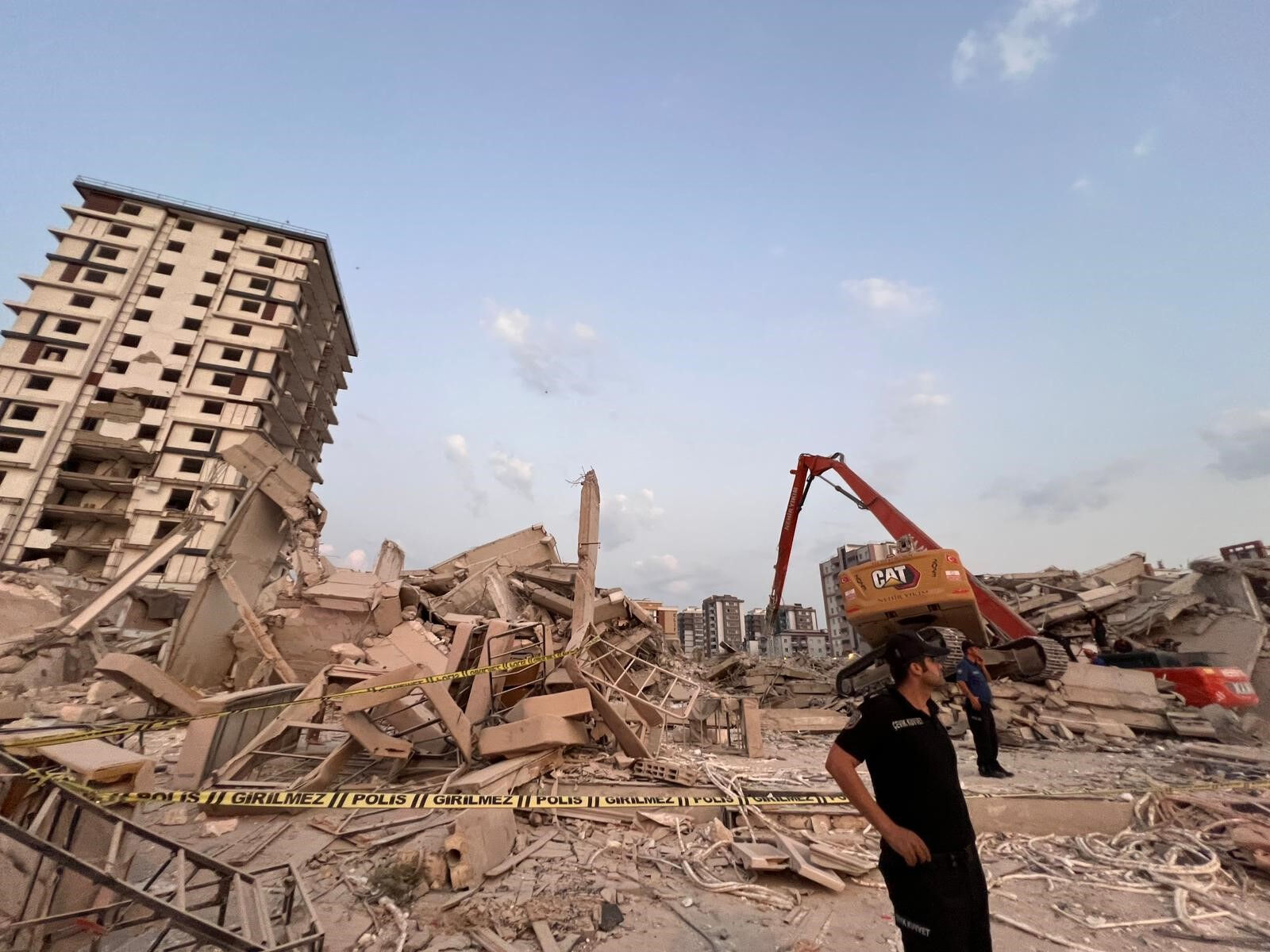 Yıkım çalışması sırasında bina çöktü! Kahramanmaraş'ta 1 işçi göçük altında - 1. Resim