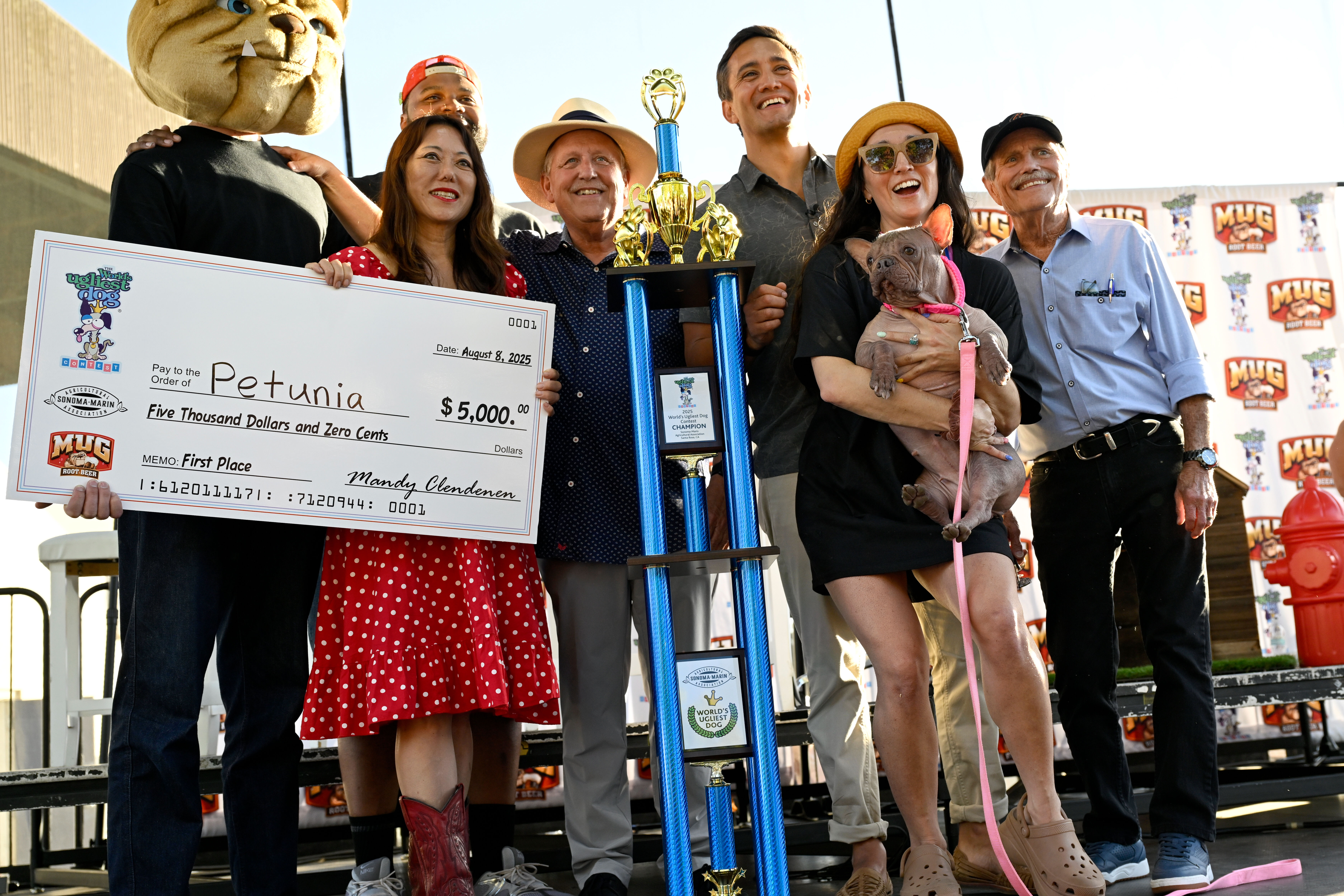 2025 yılı "Dünyanın En Çirkin Köpeği" belli oldu! İşte sahibine kazandırdığı ödül - 1. Resim