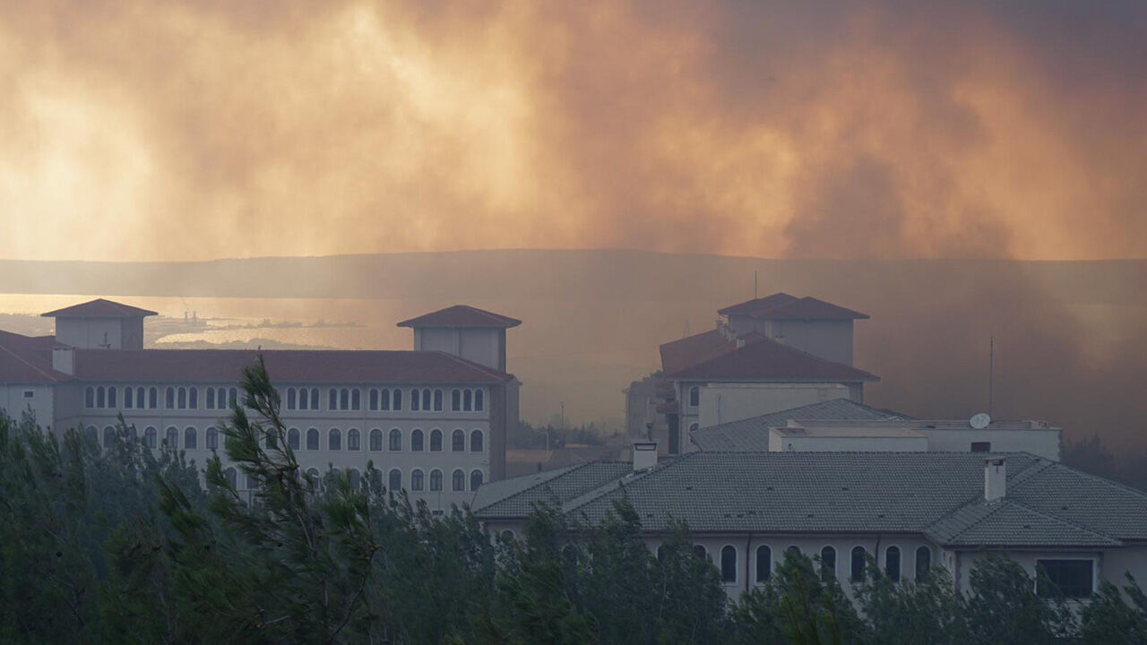 Çanakkale'de orman yangını sürüyor! 5 köy boşaltıldı, gözaltılar var - 4. Resim