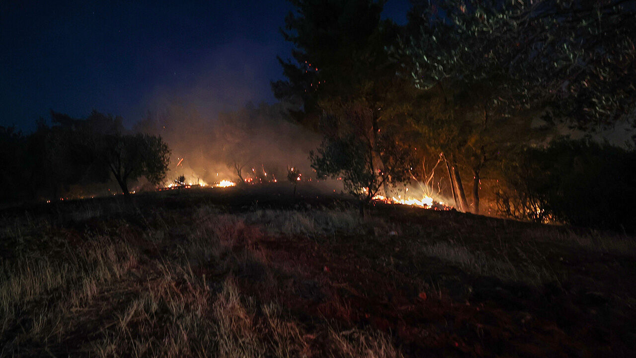 Çanakkale'de orman yangını sürüyor! 5 köy boşaltıldı, gözaltılar var - 1. Resim