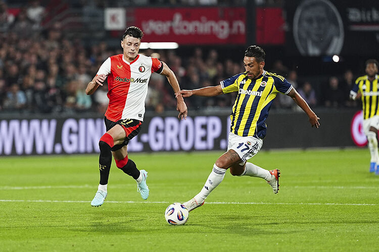 Fenerbahçe'ye gözdağı! Feyenoord rakibini farklı yendi - 1. Resim