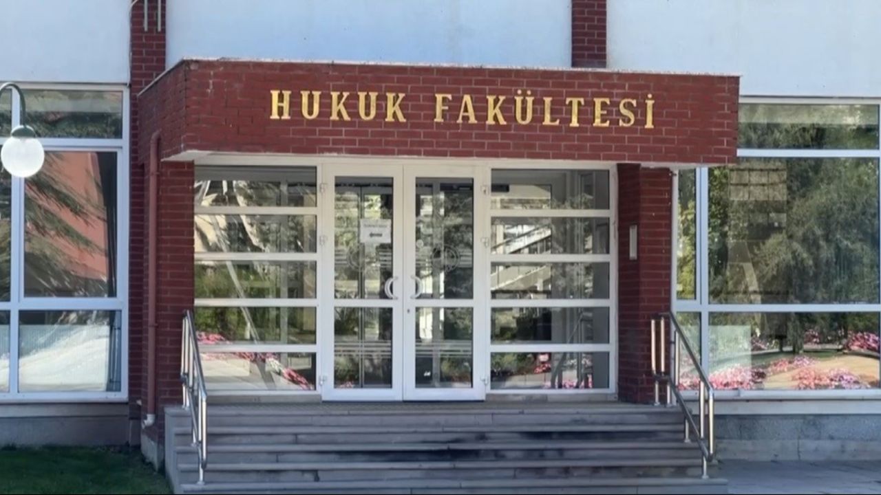 Hukuk Fakültesi barajı 100 bin mi, 125 bin mi? Danıştay kararı belli oldu Hukuk Fakültesi barajı 100 bin mi, 125 bin mi? Danıştay kararı belli oldu