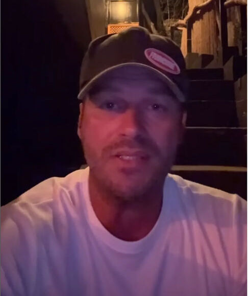 Kıvanç Tatlıtuğ’dan yakın dostu Halit Yukay için duygusal çağrı: Yardıma ihtiyacımız var Kıvanç Tatlıtuğ’dan yakın dostu Halit Yukay için duygusal çağrı: Yardıma ihtiyacımız var - 1. Resim