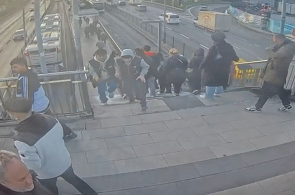 Minguzzi cinayetinde sanıkların yeni görüntüleri ortaya çıktı! Parkta ateş yaktılar, metro turnikesinden kaçak geçtiler - 3. Resim