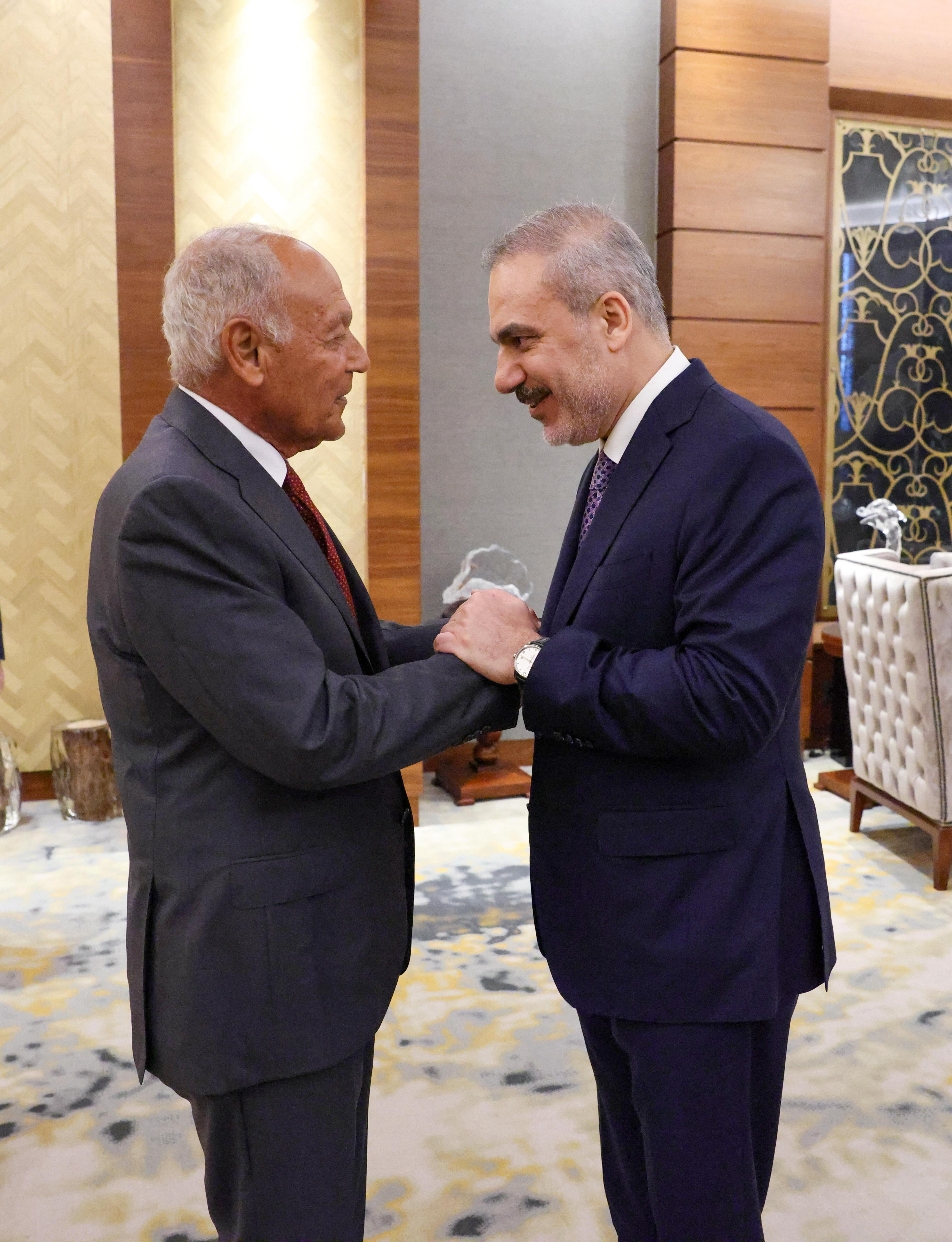 Mısır'da Gazze diplomasisi! Bakan Fidan Arap Birliği Genel Sekreteri ile görüştü - 1. Resim