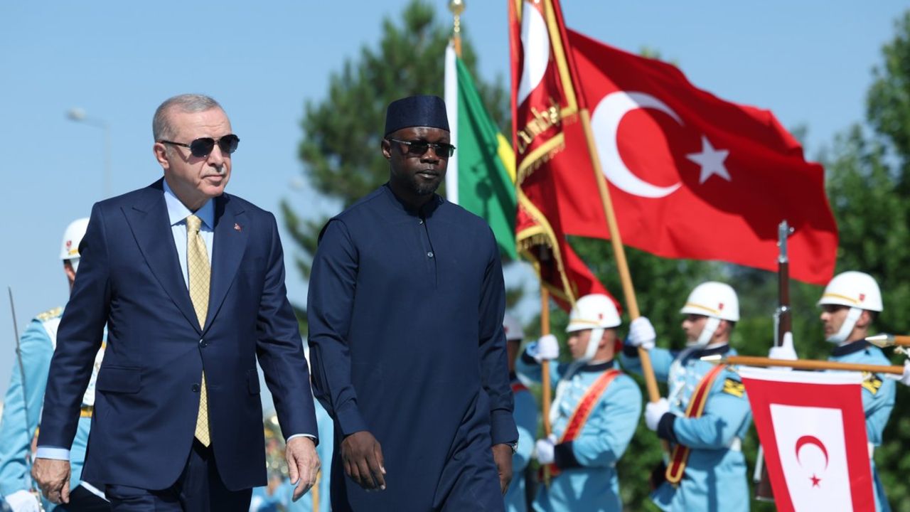 Senegal’den Türkiye’ye büyük çağrı: Gelin, birlikte büyüyelim Senegal’den Türkiye’ye büyük çağrı: Gelin, birlikte büyüyelim