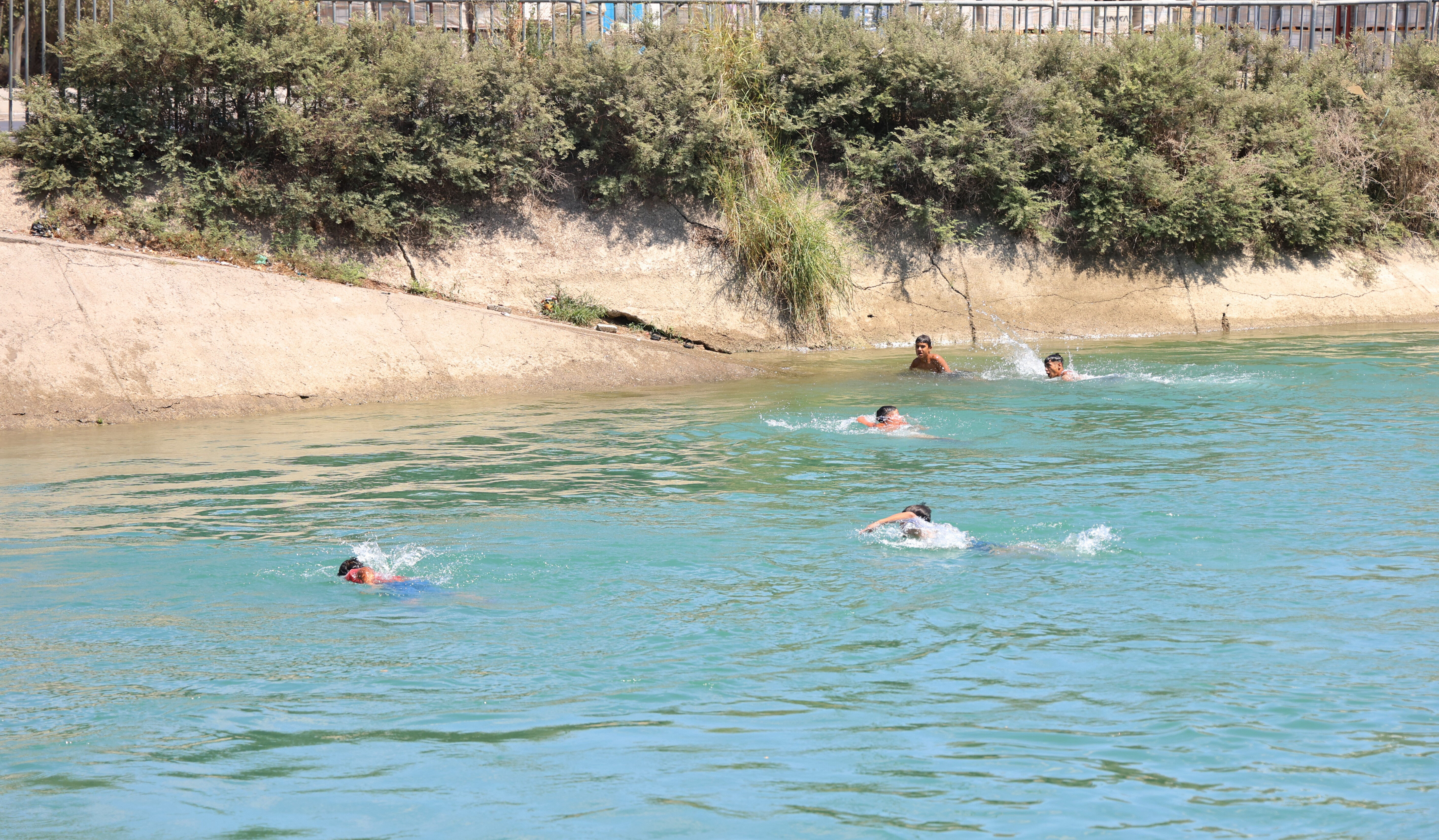 Sıcaklık 55 dereciyi aştı! Bir kentimizde hayat felç oldu Sıcaklık 55 dereciyi aştı! Bir kentimizde hayat felç oldu - 2. Resim