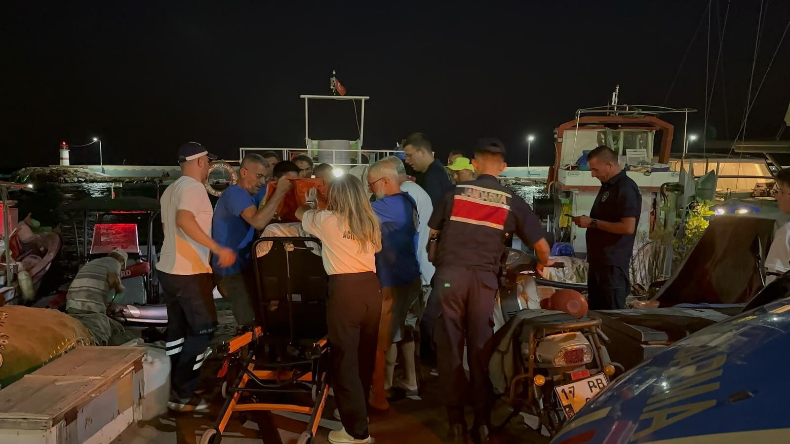 Yüzmek için girdiği denizde az daha can veriyordu! Seferber oldular - 1. Resim