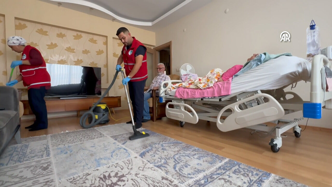 48 yıllık aşk, 10 yıllık felce rağmen dimdik ayakta: ‘Yine dünyaya gelsem onunla evlenirim’” - 7. Resim