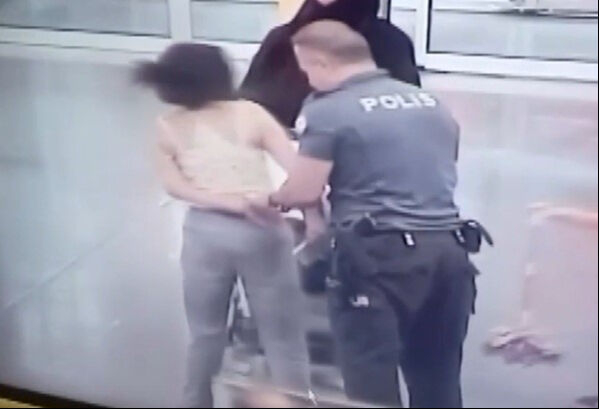 Alkollü kadın 'Valizim kayboldu' dedi terminali ayağa kaldırdı! Görevlinin saçını kopardı - 3. Resim